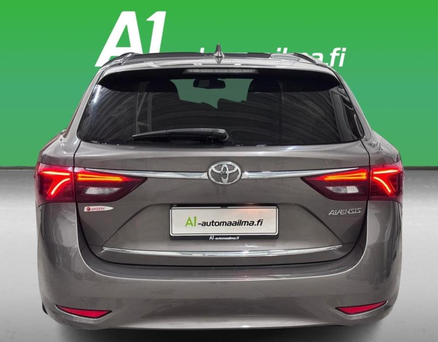 TOYOTA Avensis 2017