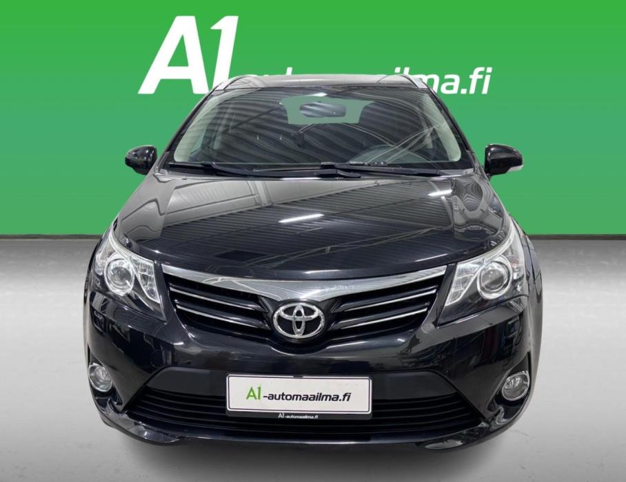 TOYOTA Avensis 2015