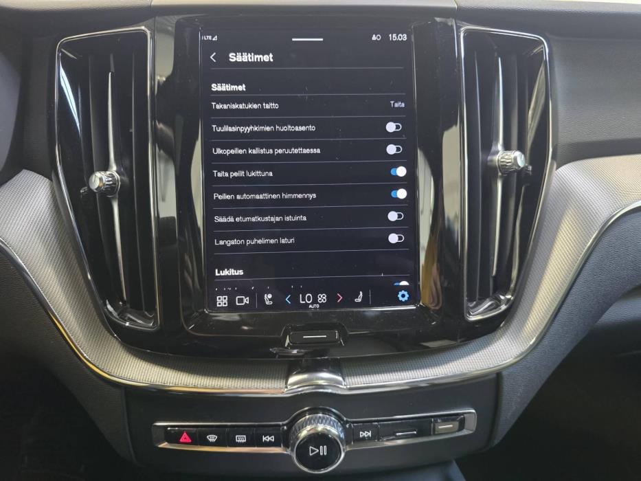 VOLVO XC60 2023