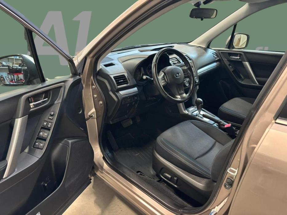 SUBARU Forester 2014
