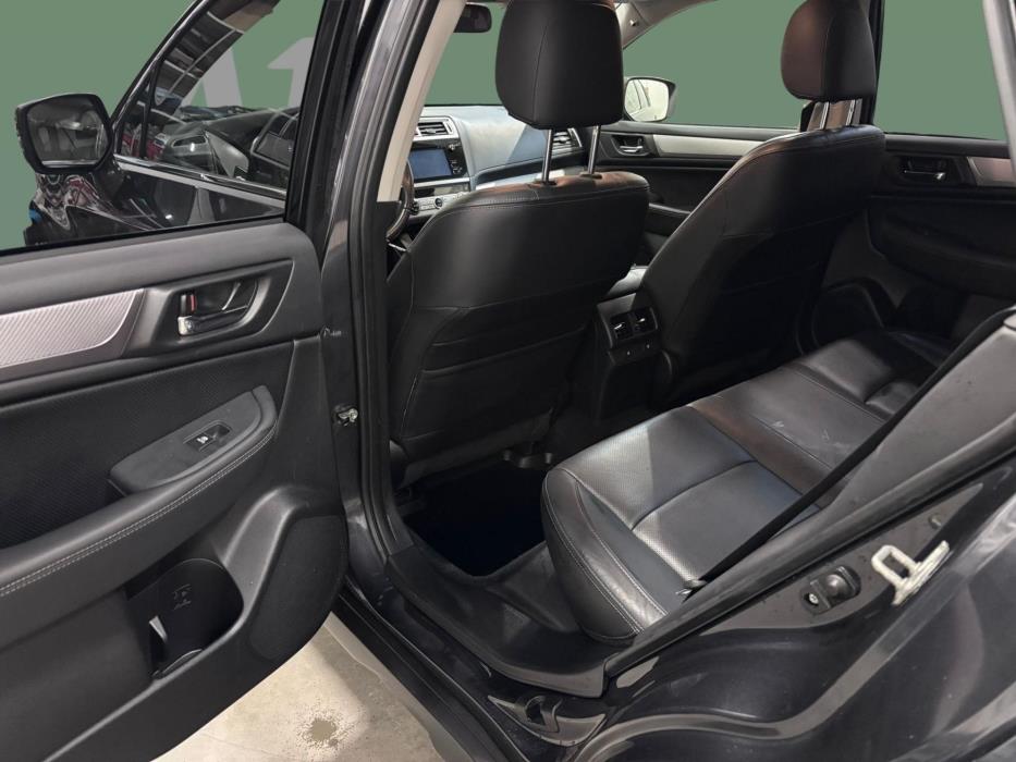 SUBARU Outback 2015