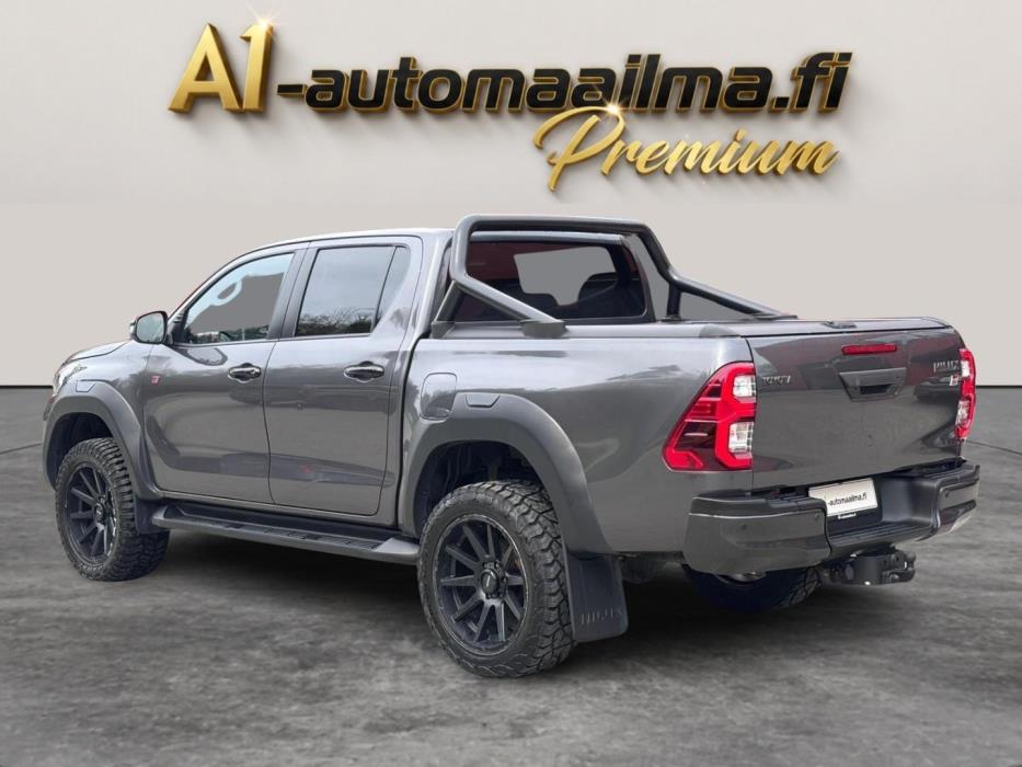 TOYOTA Hilux 2023