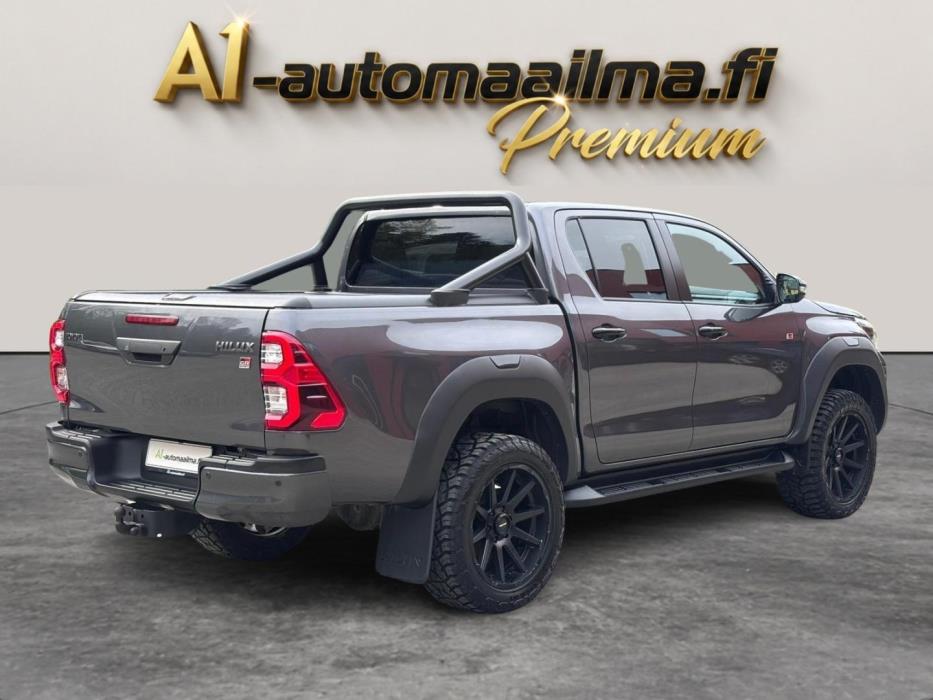 TOYOTA Hilux 2023
