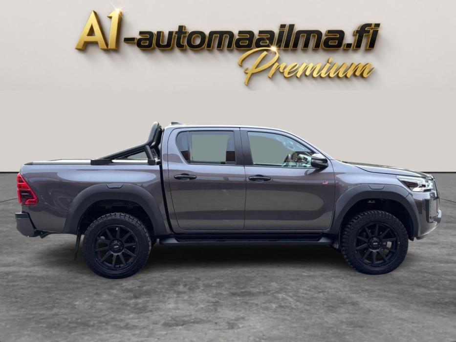 TOYOTA Hilux 2023