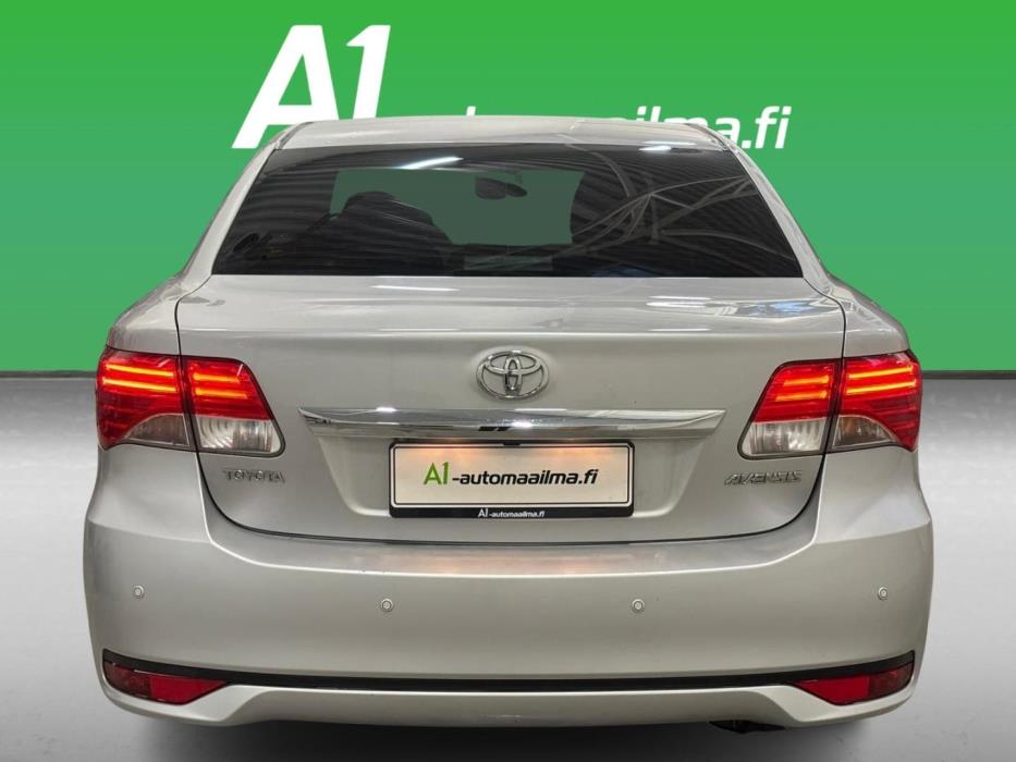 TOYOTA Avensis 2015
