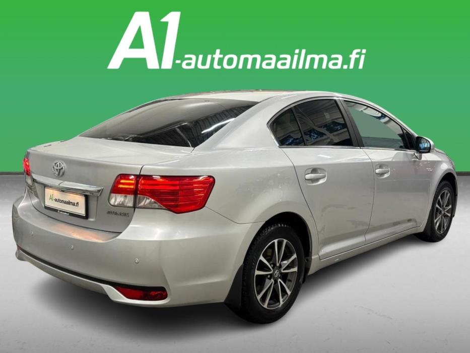 TOYOTA Avensis 2015