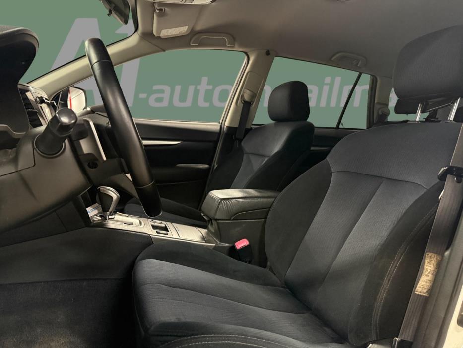SUBARU Outback 2011