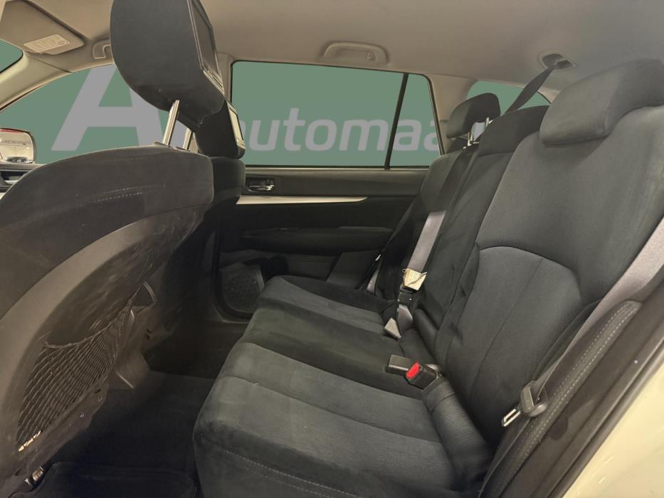 SUBARU Outback 2011