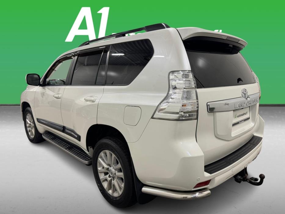 TOYOTA Land Cruiser 2016