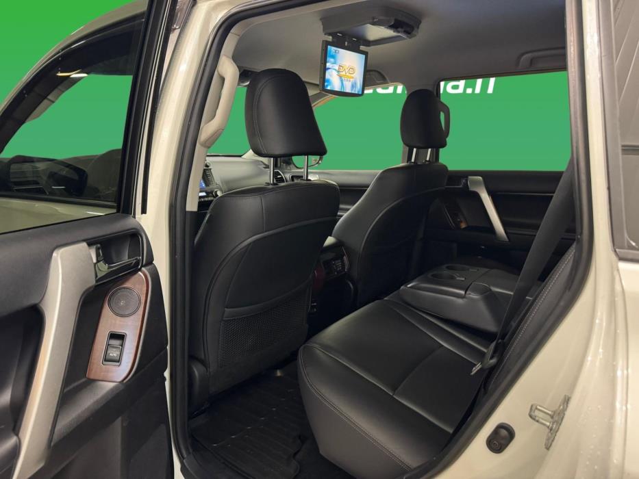 TOYOTA Land Cruiser 2016