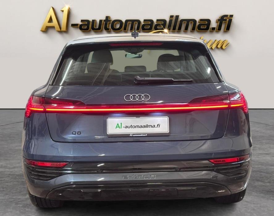 AUDI Q8 e-tron 2024