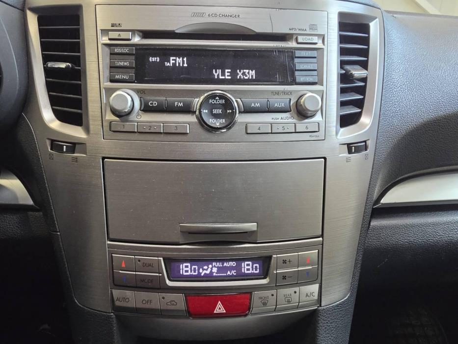 SUBARU Outback 2011