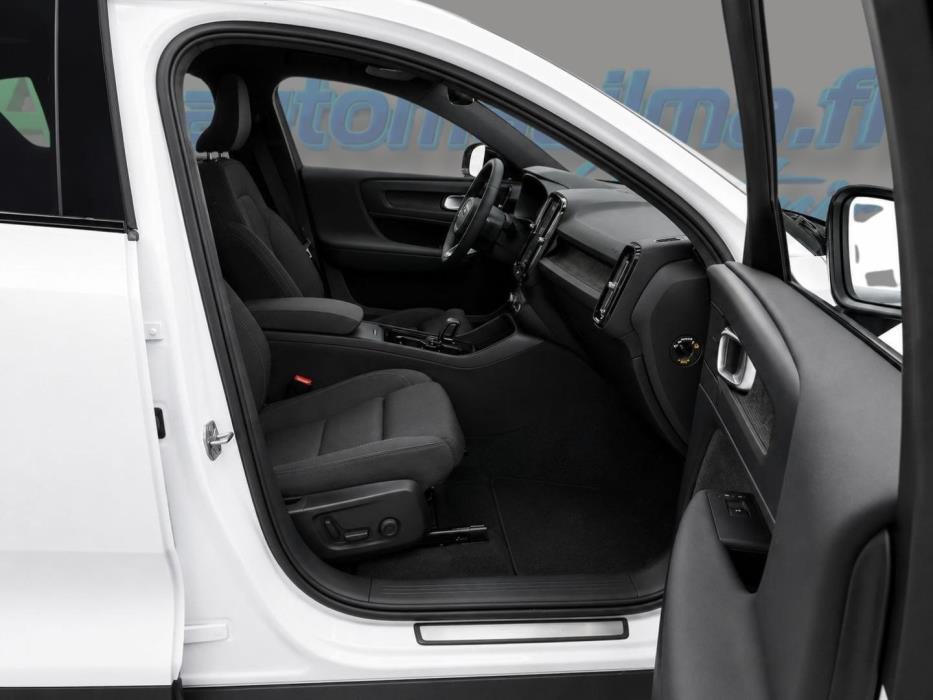 VOLVO C40 2023