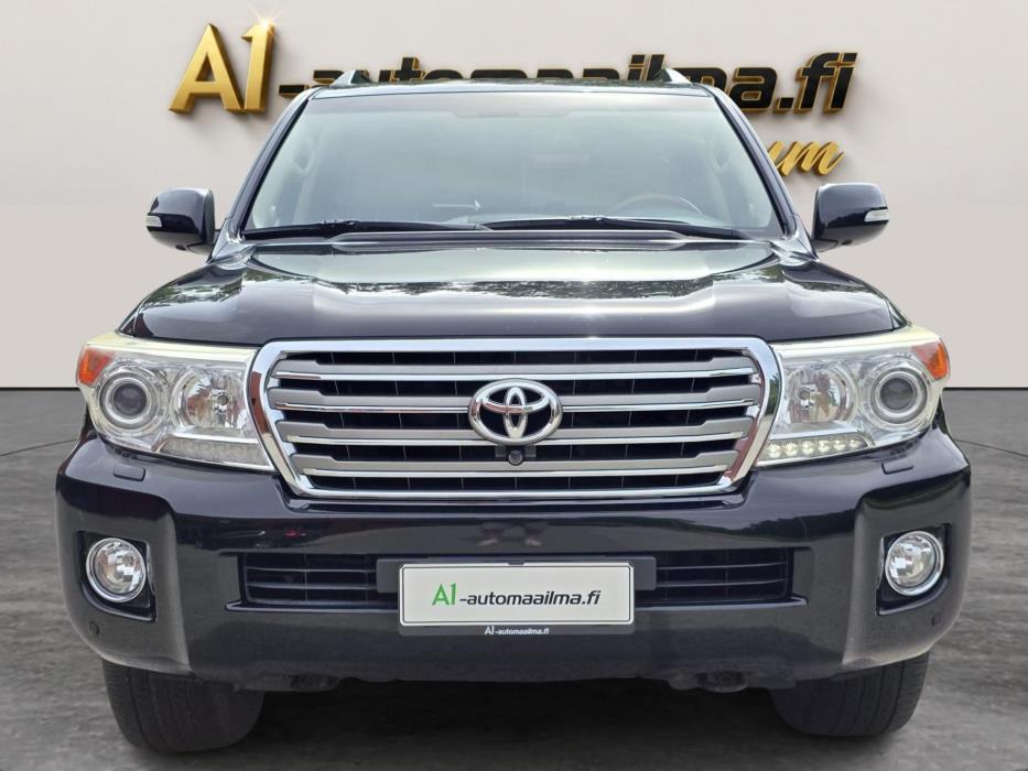 TOYOTA Land Cruiser 2014