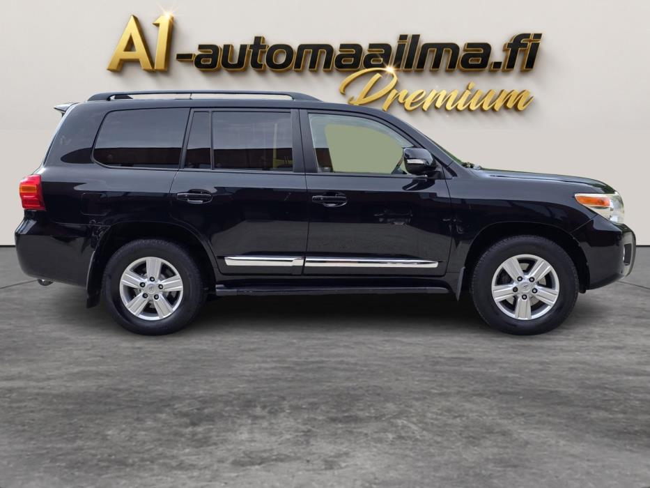TOYOTA Land Cruiser 2014