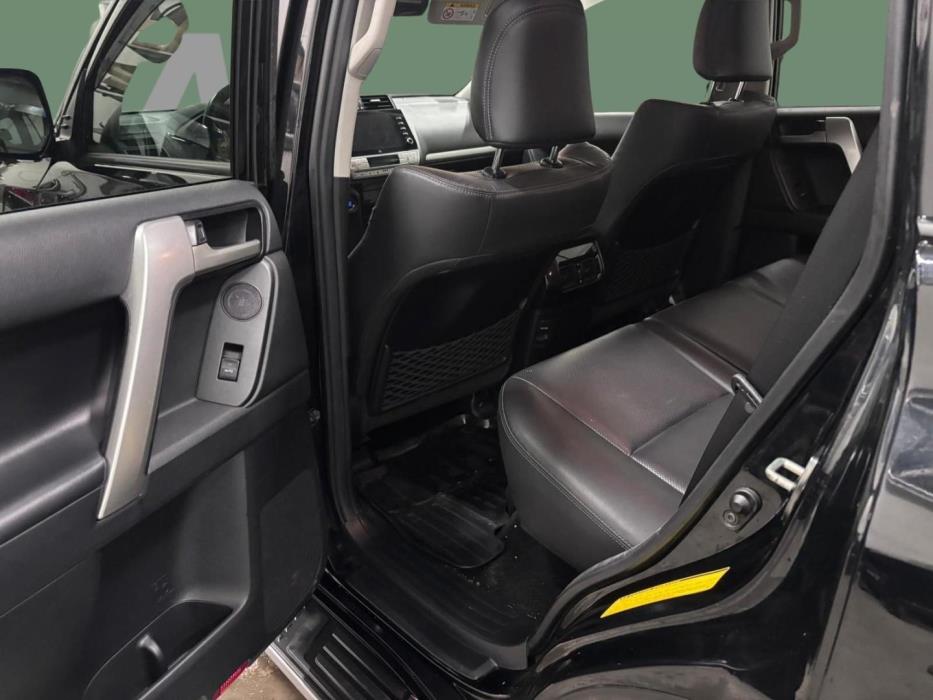 TOYOTA Land Cruiser 2021
