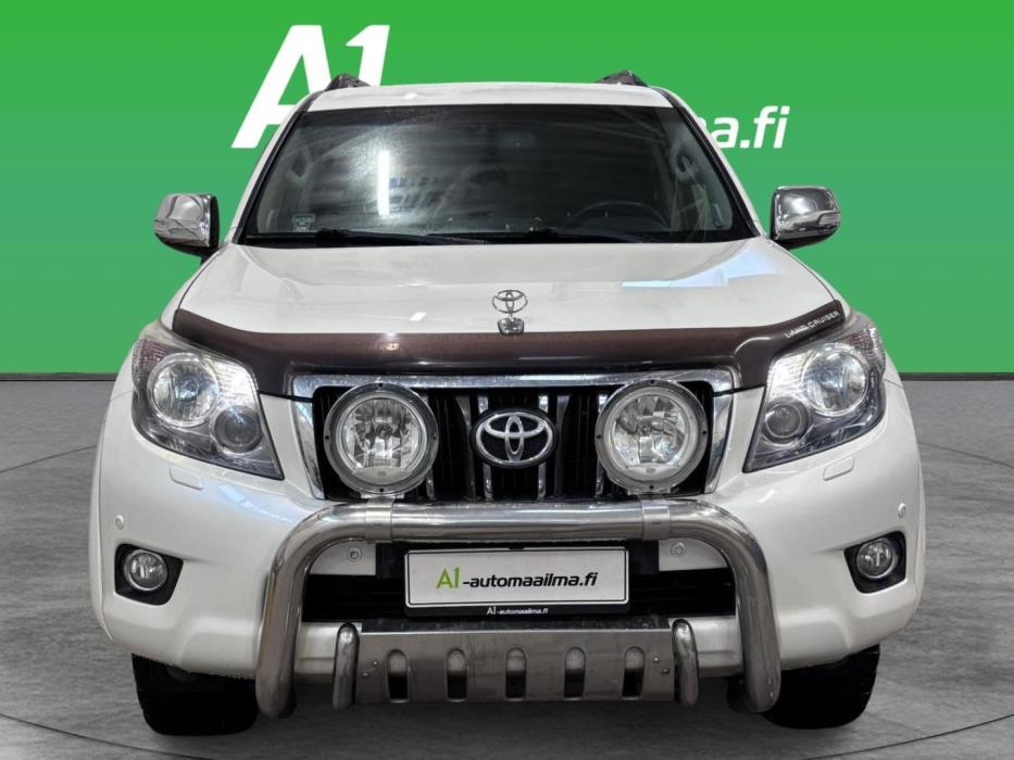 TOYOTA Land Cruiser 2012