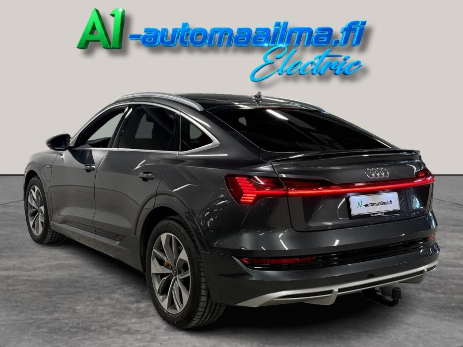 AUDI e-tron 2023