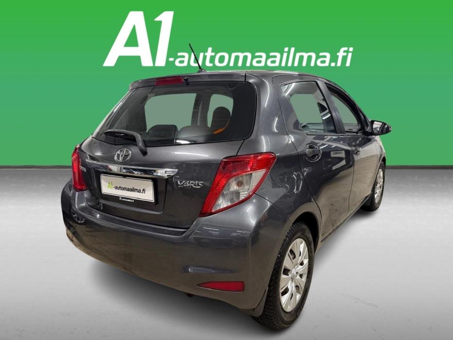 TOYOTA Yaris 2012