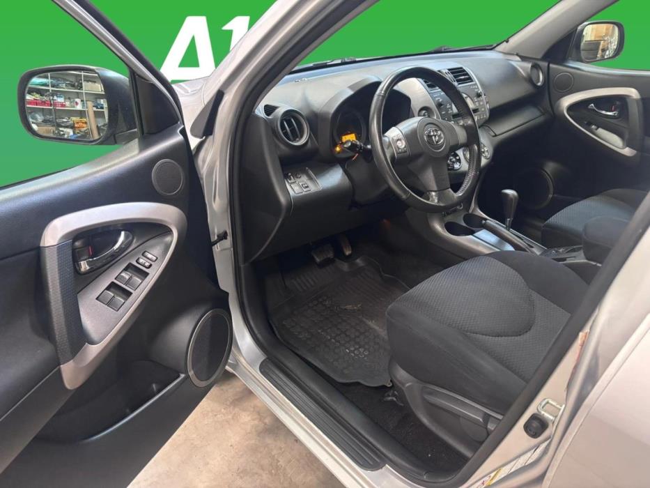 TOYOTA RAV4 2009