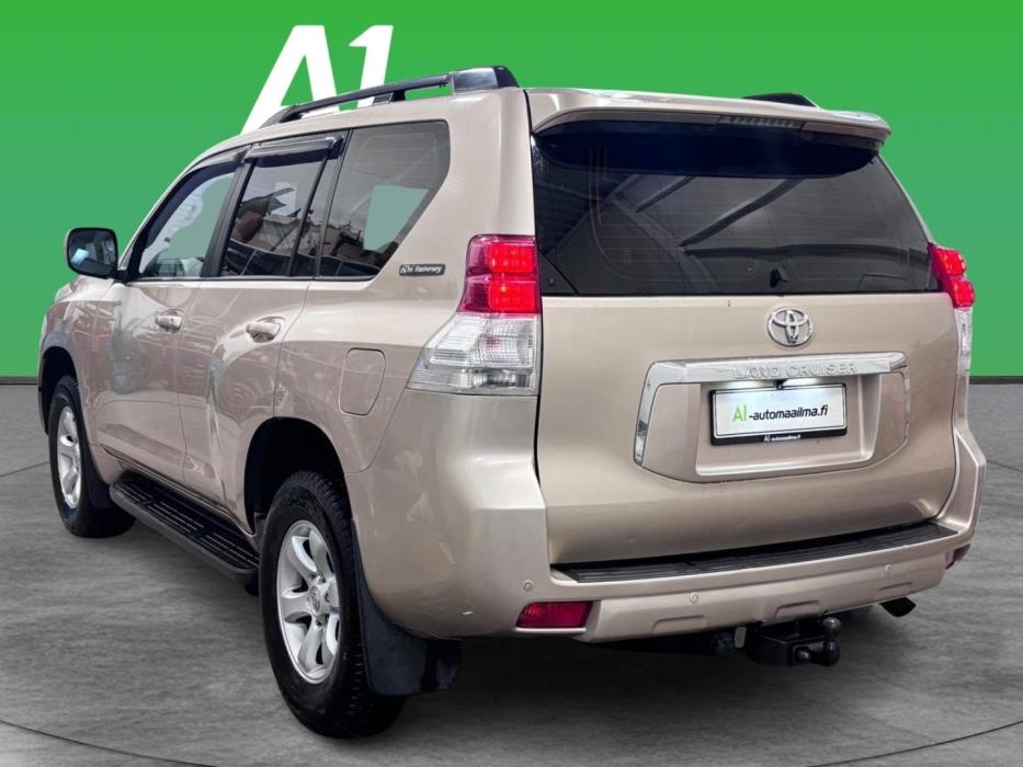 TOYOTA Land Cruiser 2012