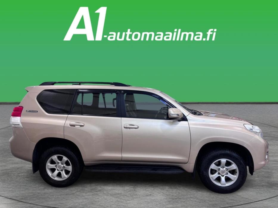 TOYOTA Land Cruiser 2012