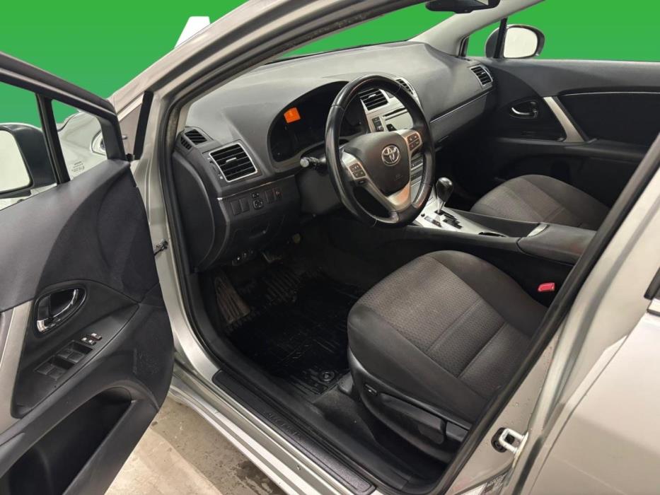 TOYOTA Avensis 2014