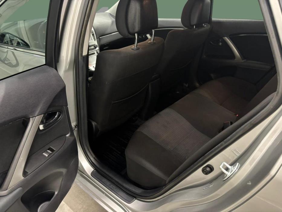 TOYOTA Avensis 2014