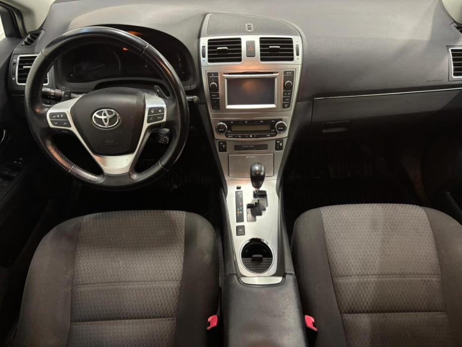 TOYOTA Avensis 2014