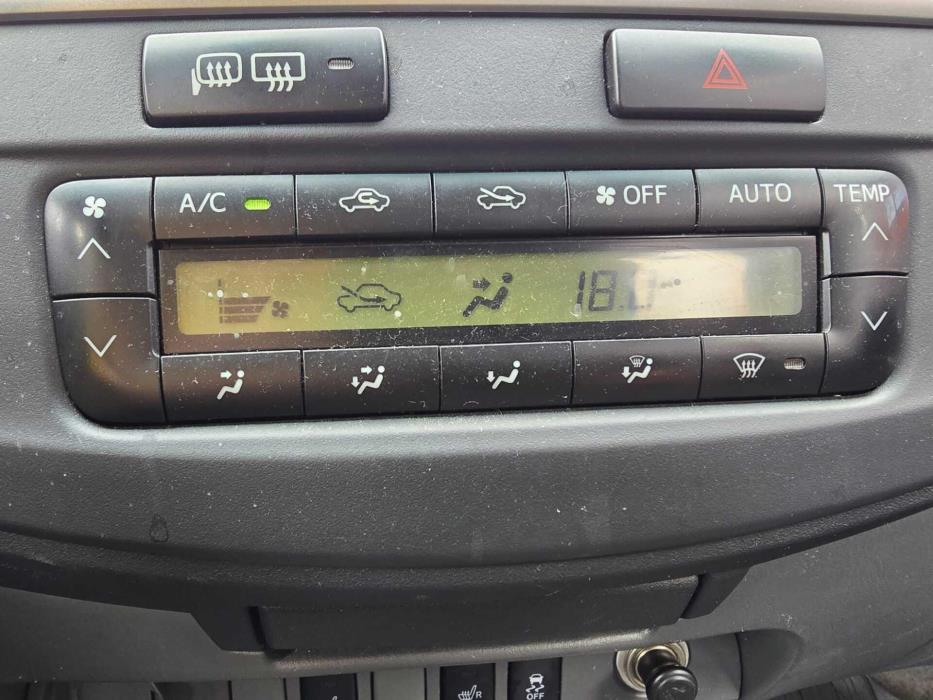 TOYOTA Hilux 2013
