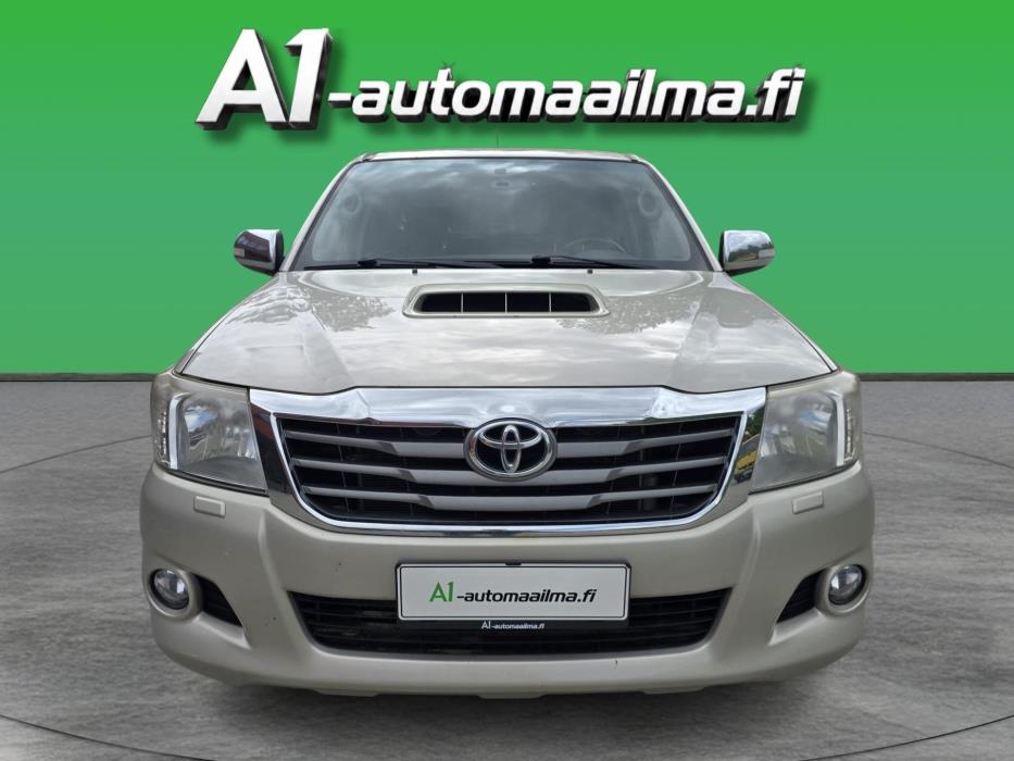 TOYOTA Hilux 2013