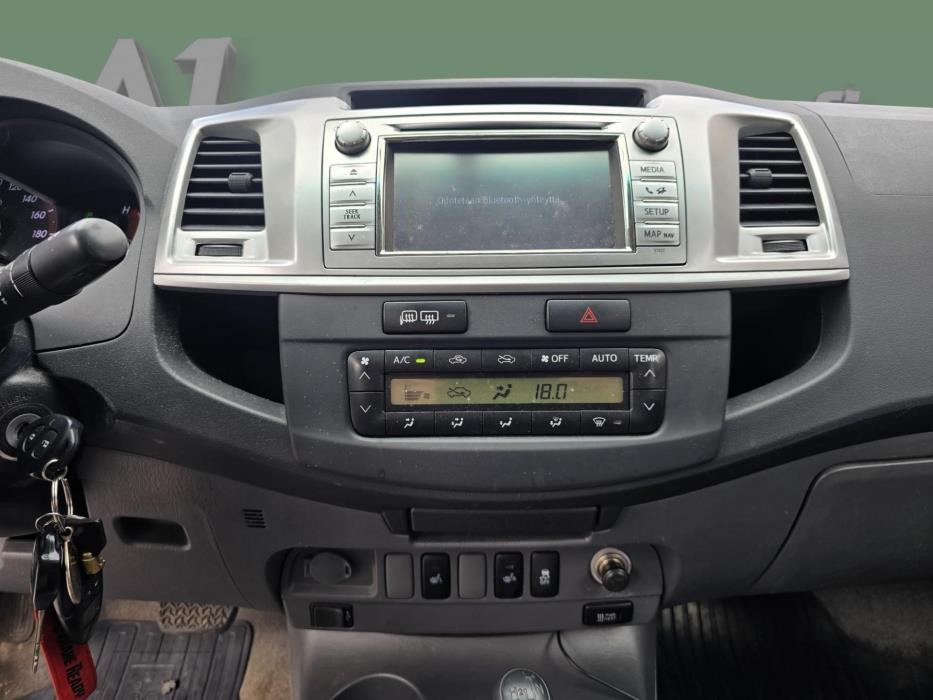 TOYOTA Hilux 2013