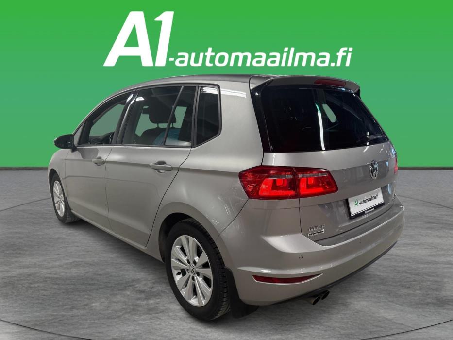 VOLKSWAGEN Golf Sportsvan 2015
