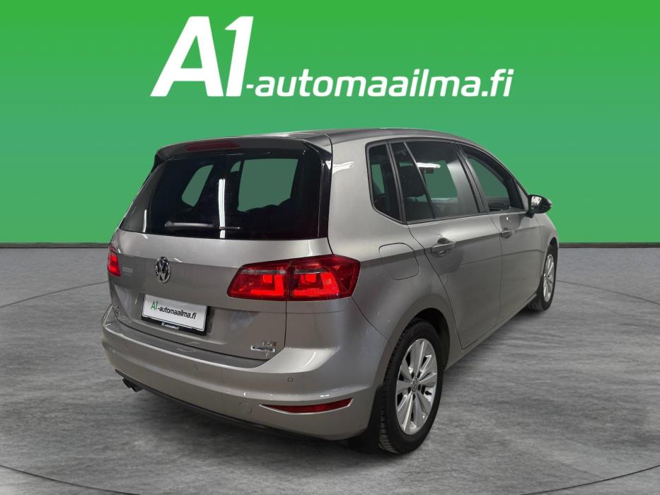 VOLKSWAGEN Golf Sportsvan 2015