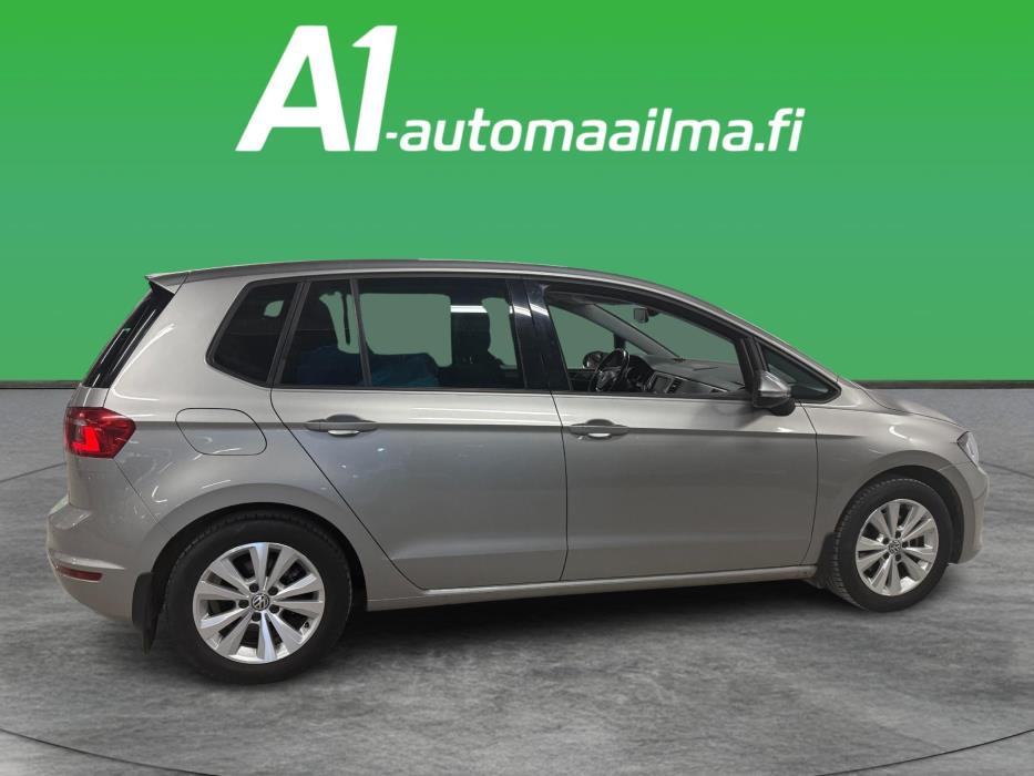 VOLKSWAGEN Golf Sportsvan 2015