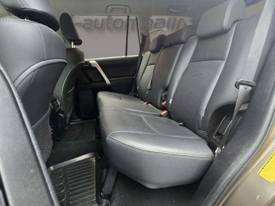 TOYOTA Land Cruiser 2017