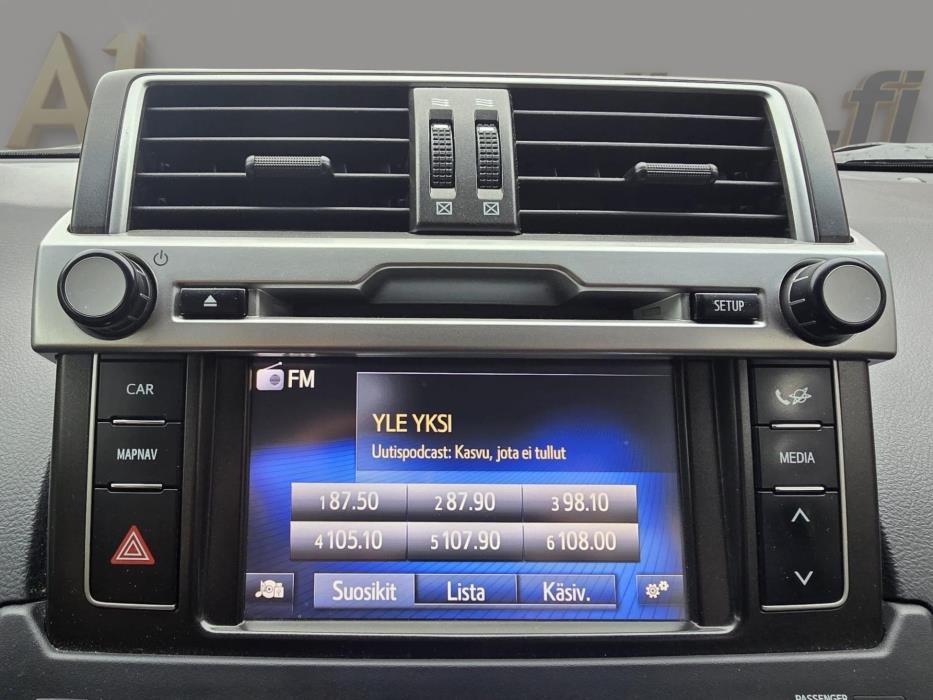 TOYOTA Land Cruiser 2017