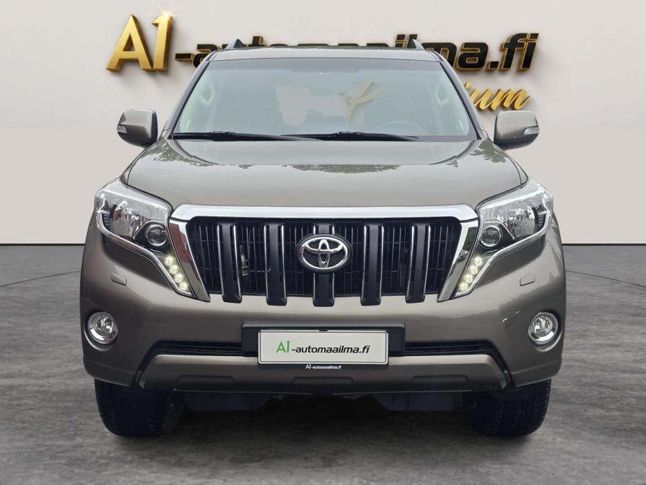 TOYOTA Land Cruiser 2017