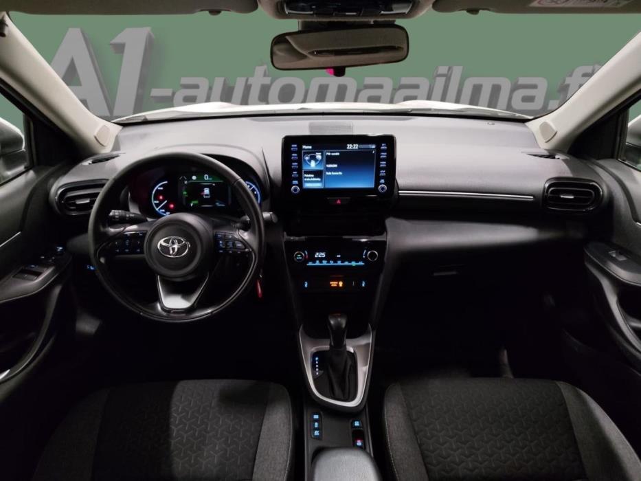 TOYOTA Yaris Cross 2024