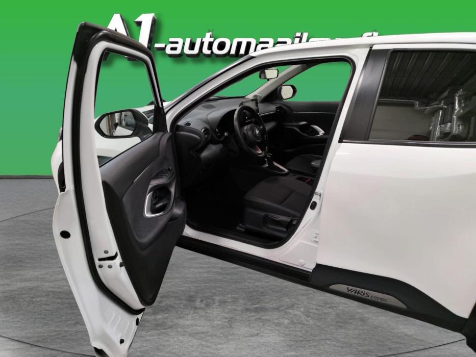 TOYOTA Yaris Cross 2024