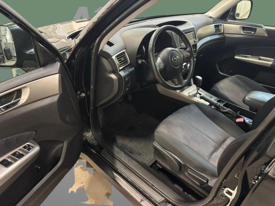 SUBARU Forester 2010