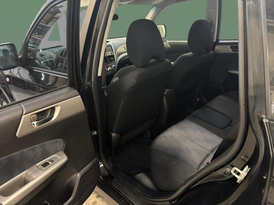 SUBARU Forester 2010