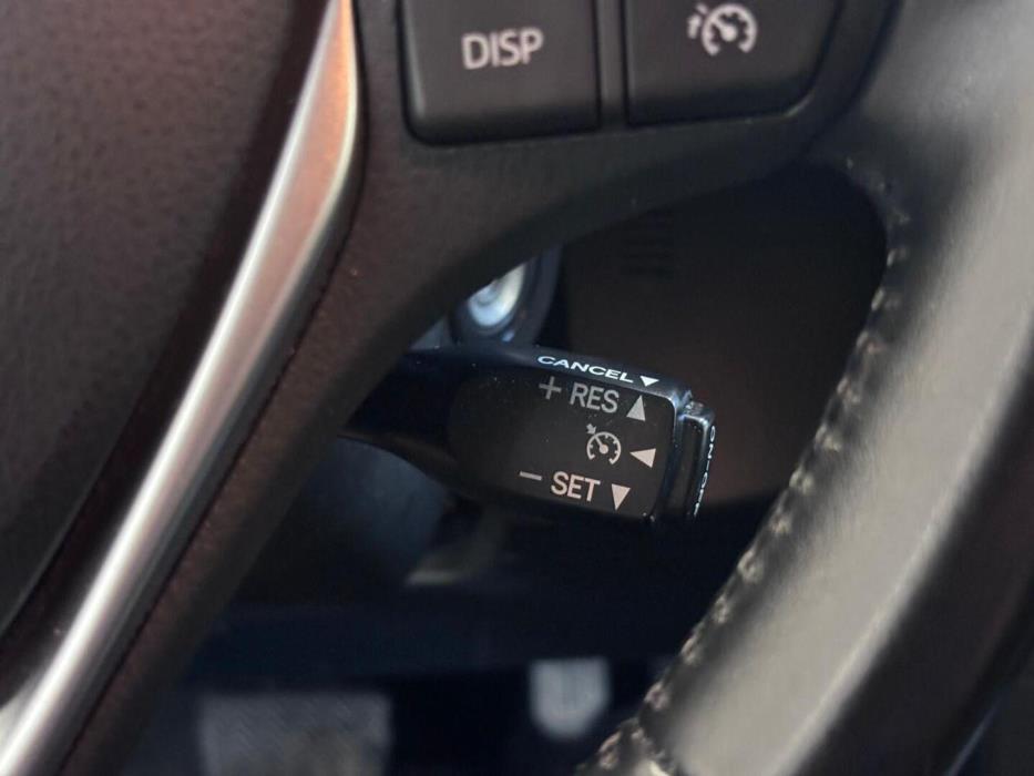 TOYOTA Auris 2015