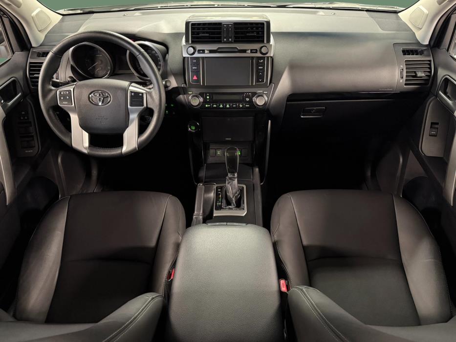 TOYOTA Land Cruiser 2017