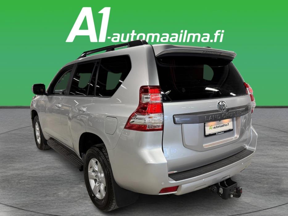 TOYOTA Land Cruiser 2017