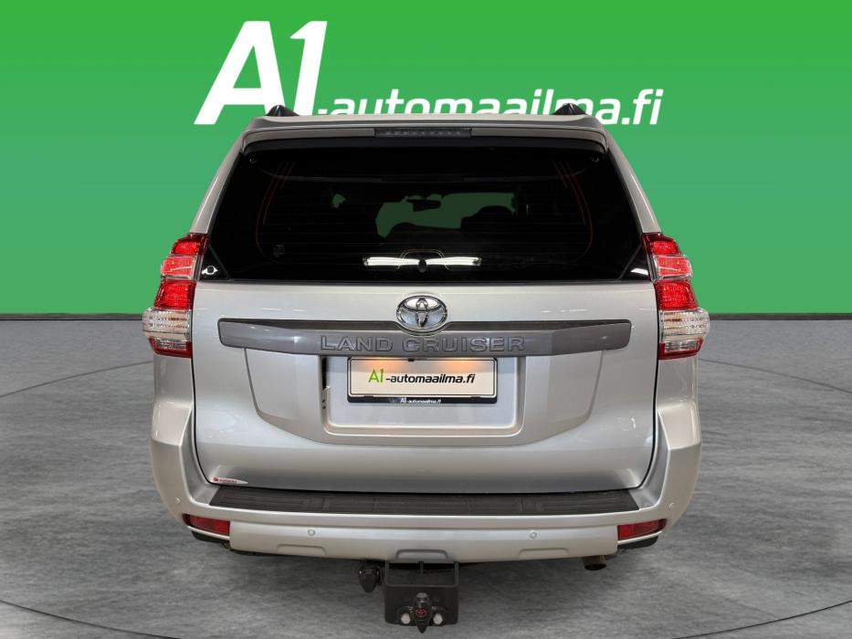 TOYOTA Land Cruiser 2017