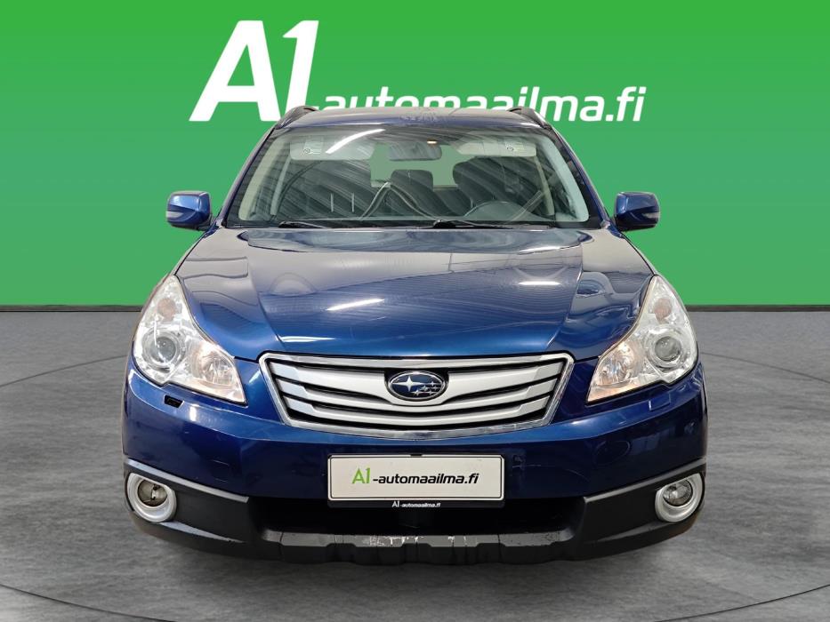 SUBARU Outback 2011