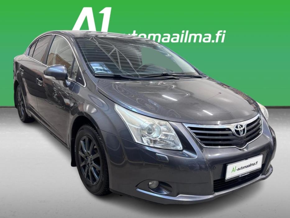 TOYOTA Avensis 2012