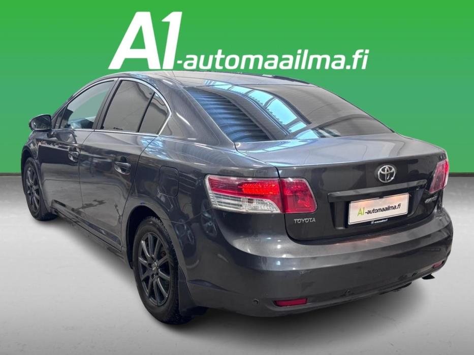 TOYOTA Avensis 2012