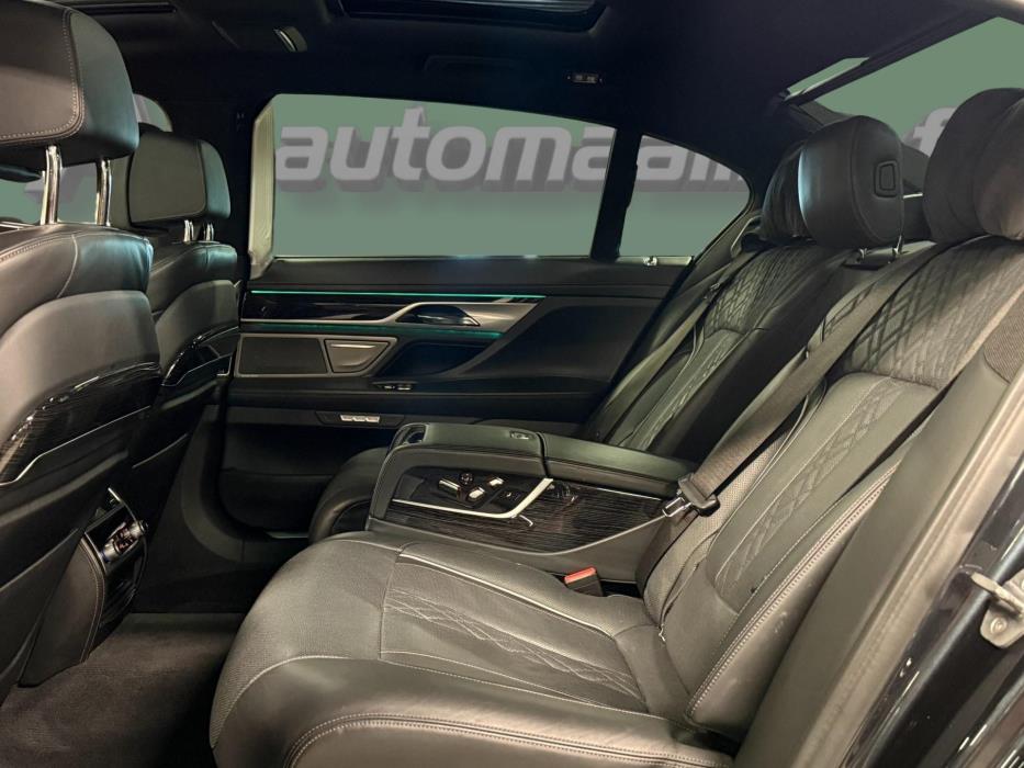 BMW 740 2017
